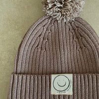 Grobstrick-Mütze Taupe Bommel