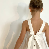 Trägerkleid mit Schleife