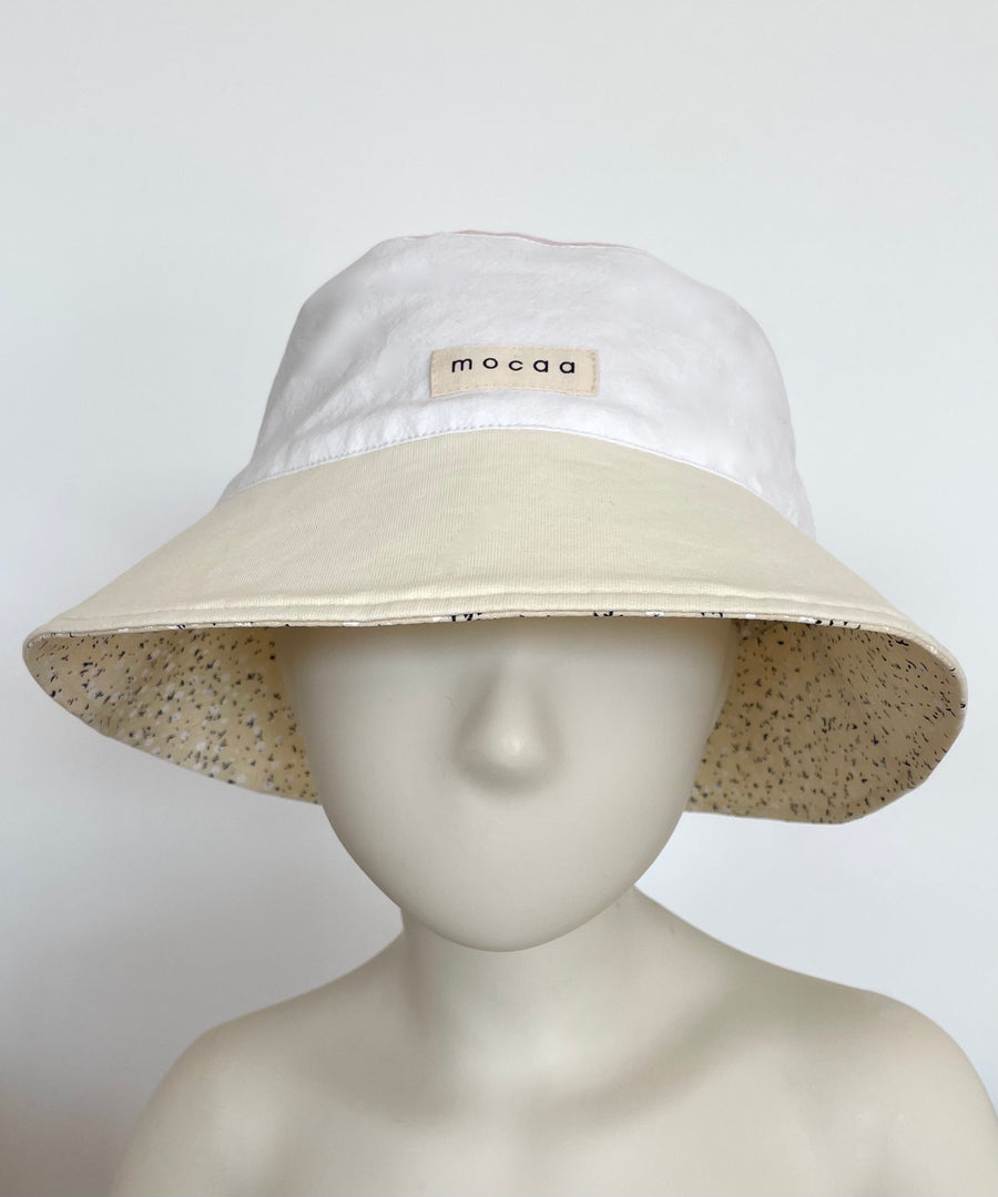 Bucket Hat - Vanilla Flowers  - wendbar