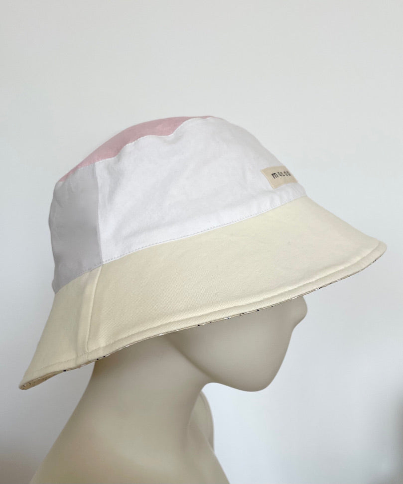Bucket Hat - Vanilla Flowers  - wendbar