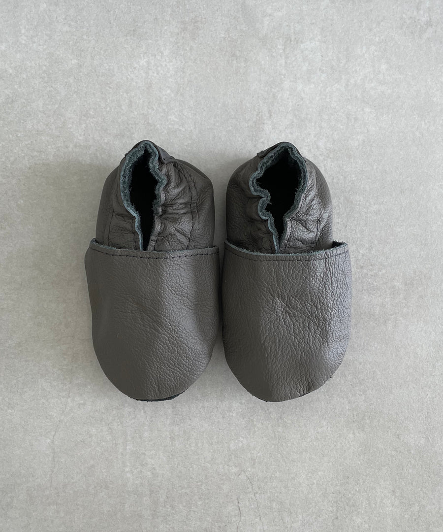 Handgefertigte Lederslipper